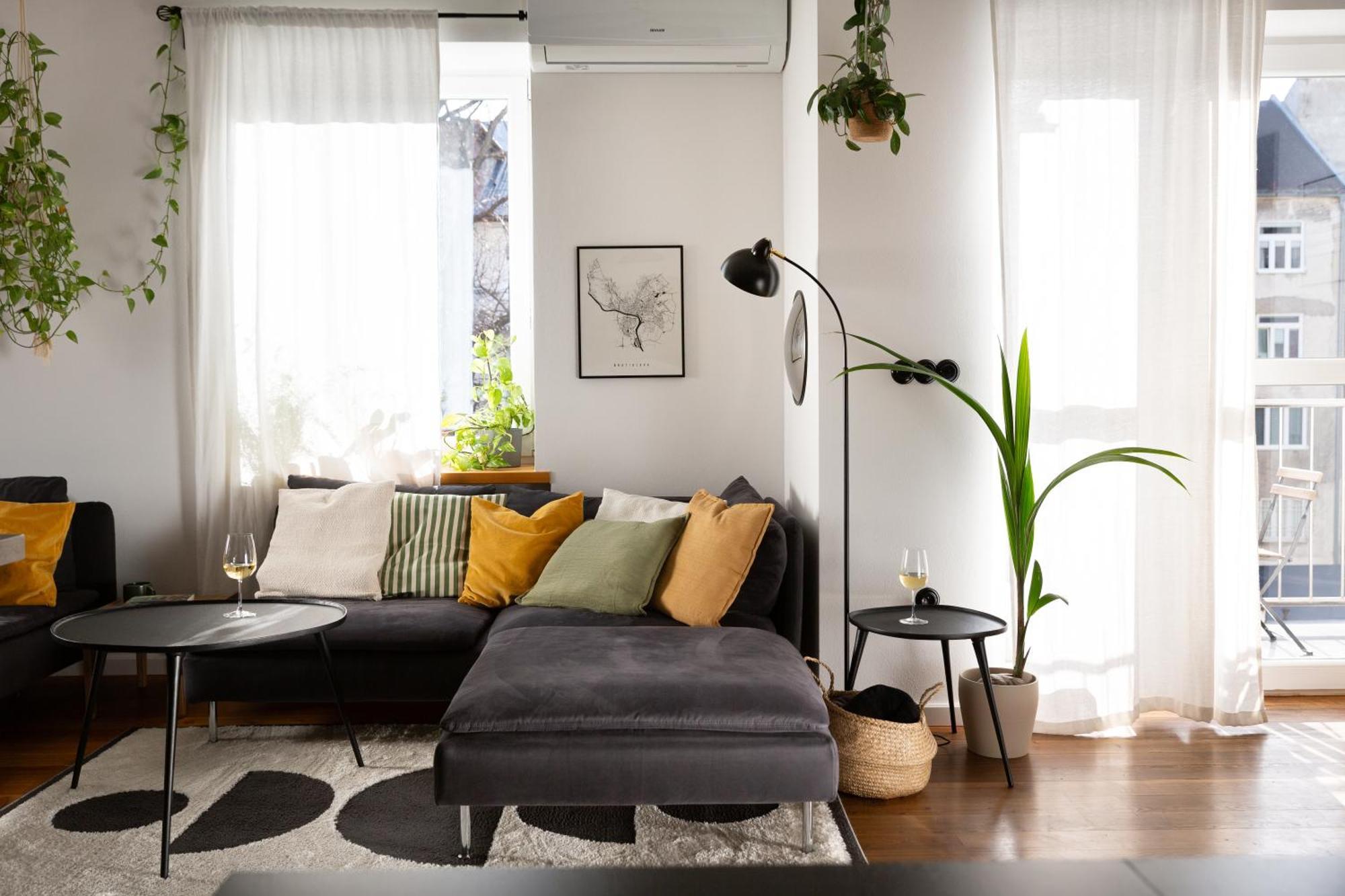 Evergreen - Old Town Spacious Stylish Apartment With Ac And One And A Half Bath, Baby & Kid- Friendly Bratislava Buitenkant foto